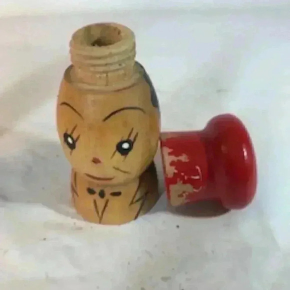 Vintage Hand Painted Wooden Chef Salt And Pepper Shaker 4” Tall - Picture 9 of 11